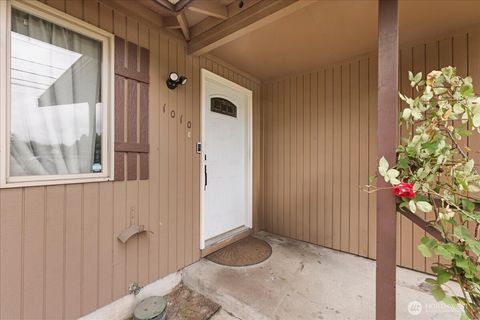 Photo of 1010 S 88th Street, Tacoma, WA 98444 (MLS # 2404339)
