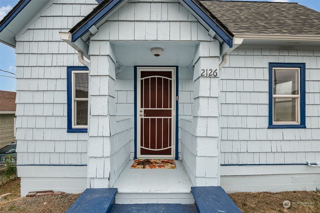 Photo of 2126 20th Avenue S, Seattle, WA 98144 (MLS # 2318934)