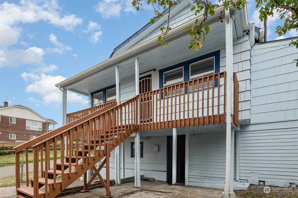 Photo of 2126 20th Avenue S, Seattle, WA 98144 (MLS # 2318934)