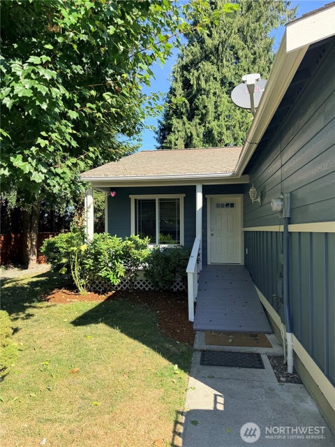 Photo of 431 Oak Hill Lane, Burlington, WA 98233 (MLS # 2576716)