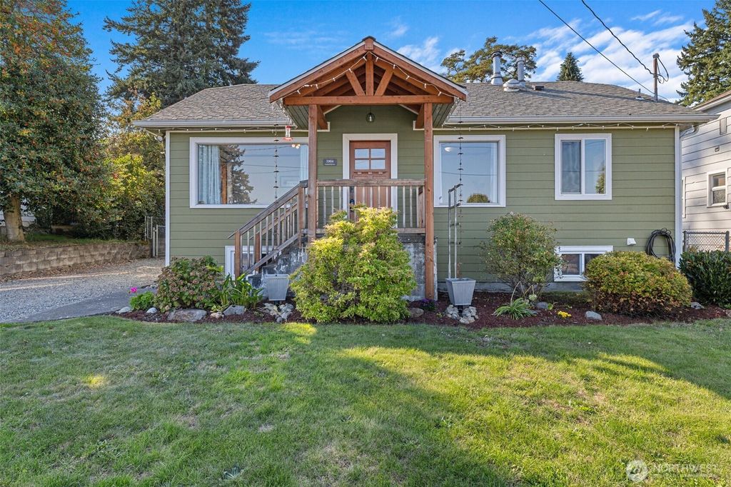 Photo of 5904 Commercial Avenue, Everett, WA 98203 (MLS # 2438362)