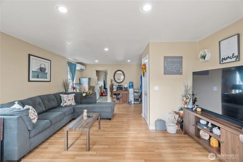 410 11th Street Hoquiam WA 98550