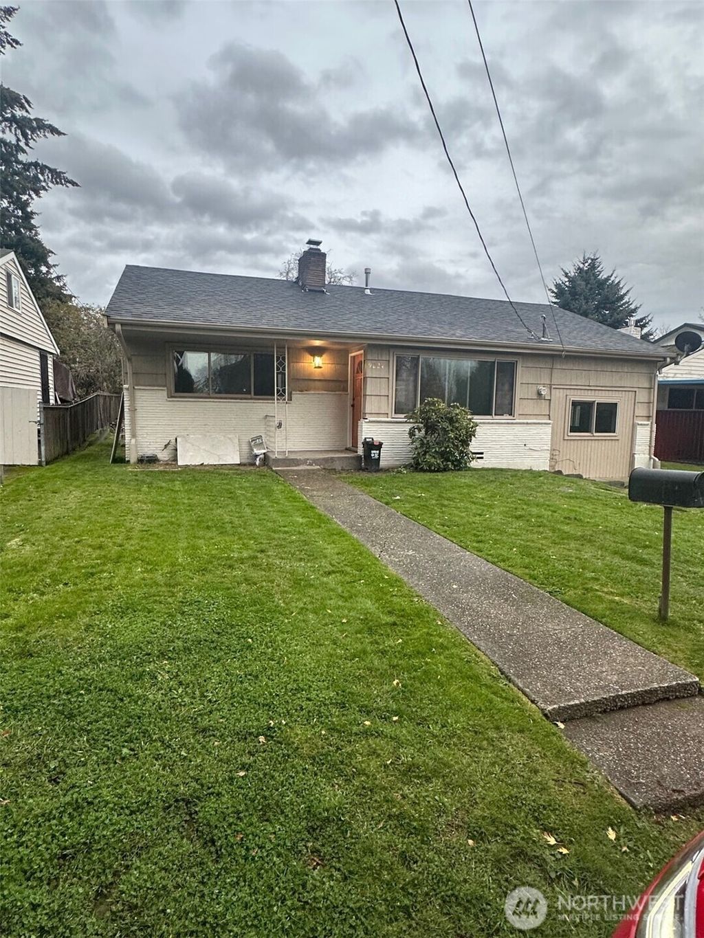 Photo of 9224 36th Avenue S, Seattle, WA 98118 (MLS # 2346936)