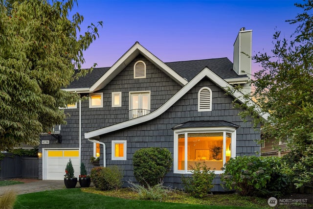 4736 46th Avenue NE, Seattle