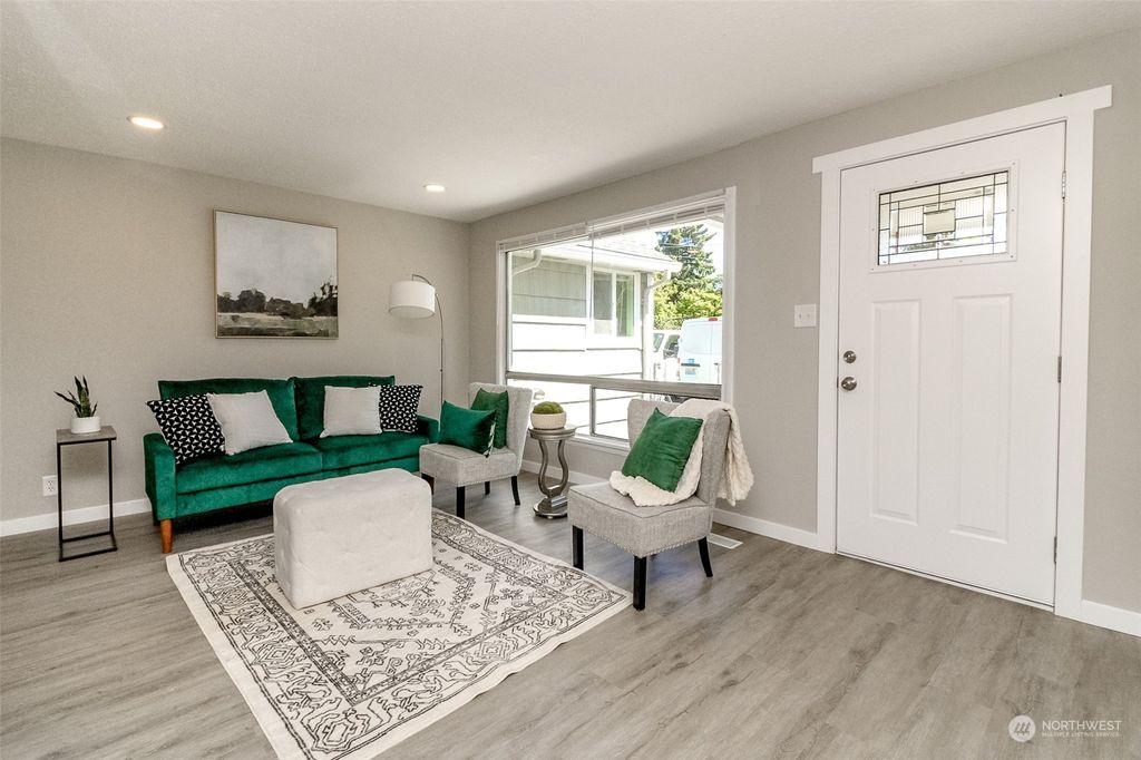 Photo of 3118 S 148th Street, SeaTac, WA 98168 (MLS # 2249360)