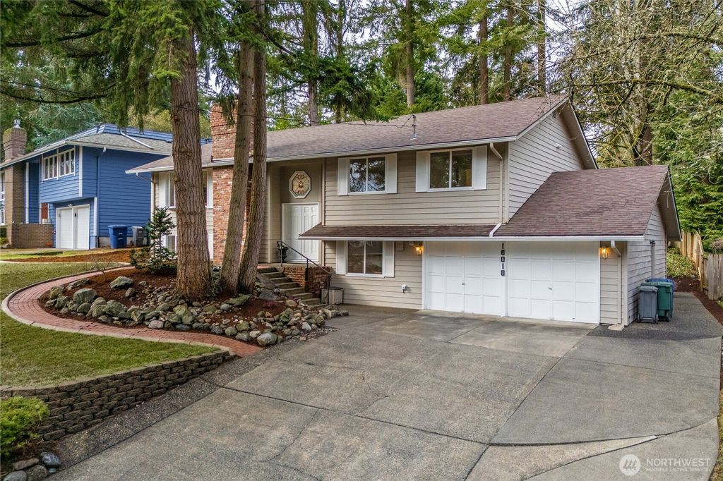 Photo of 16018 SE 31st Street, Bellevue, WA 98008 (MLS # 2331019)