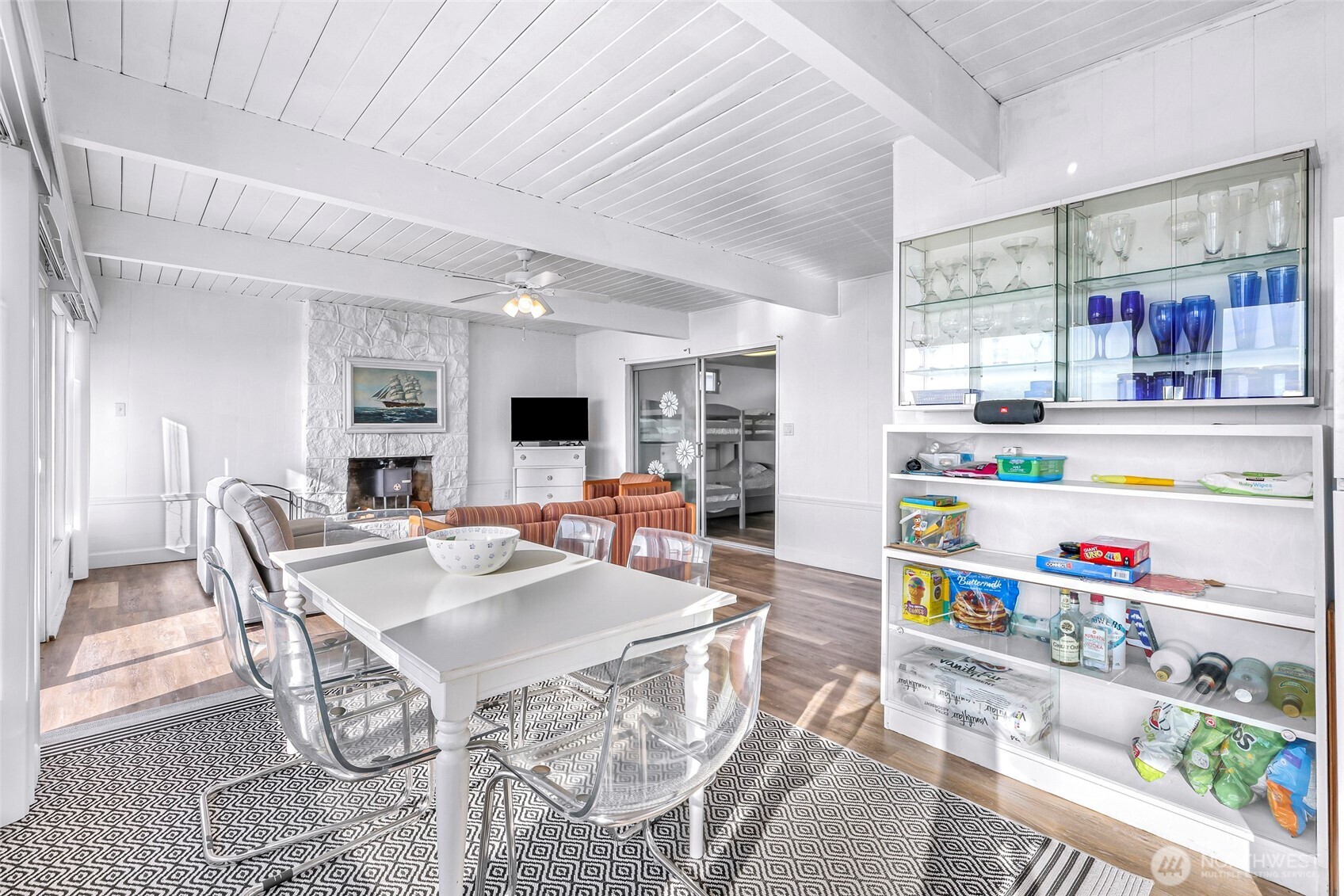 Blaine, Washington 98230, United States, 2 Bedrooms Bedrooms, ,1 BathroomBathrooms,Residential,Active,137424