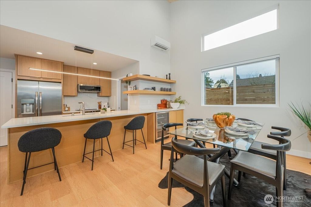 Photo of 11740 Phinney Avenue N, Seattle, WA 98133 (MLS # 2484867)