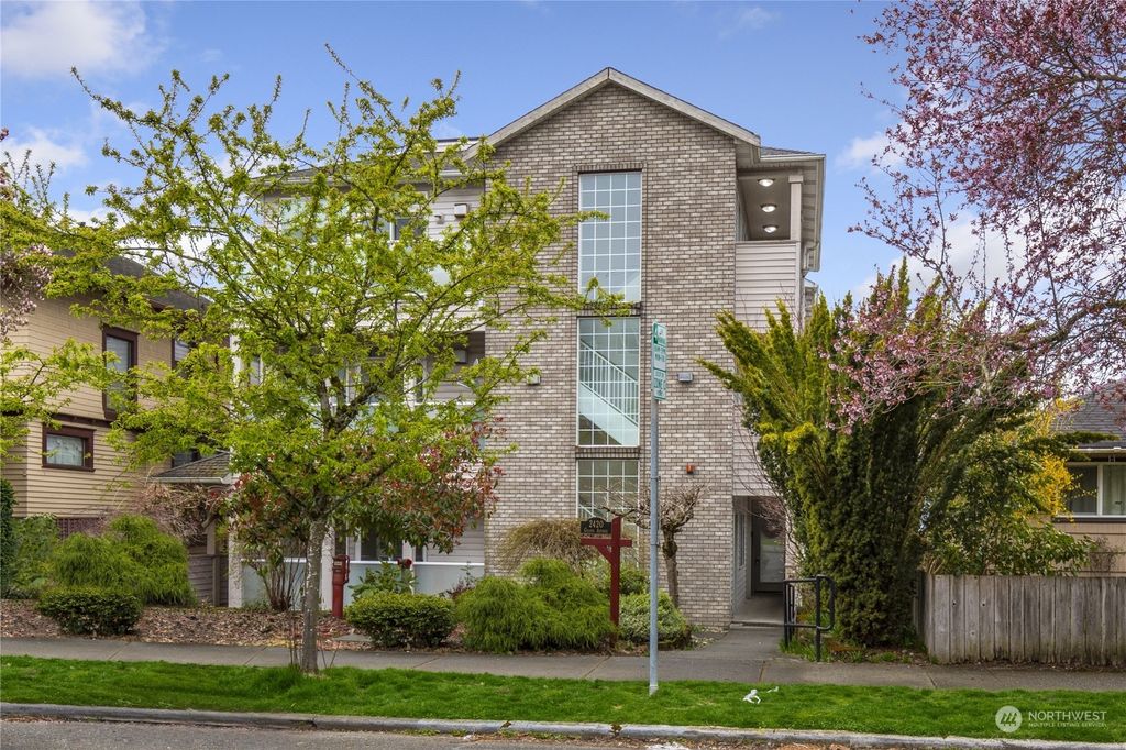 Photo of 2420 Grand Avenue #101, Everett, WA 98201 (MLS # 2050258)