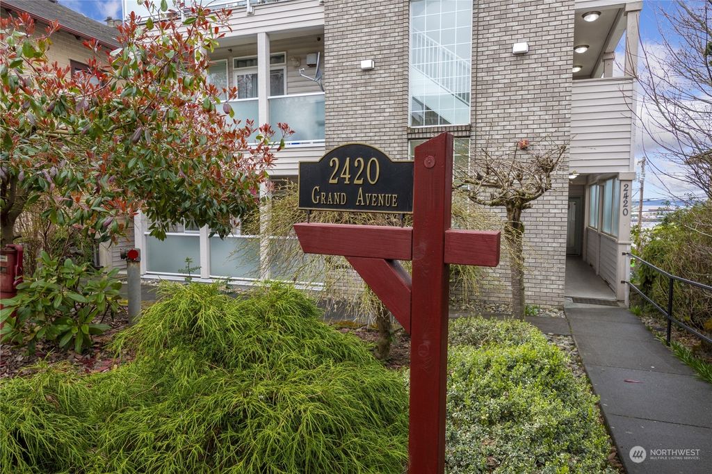 Photo of 2420 Grand Avenue #101, Everett, WA 98201 (MLS # 2050258)