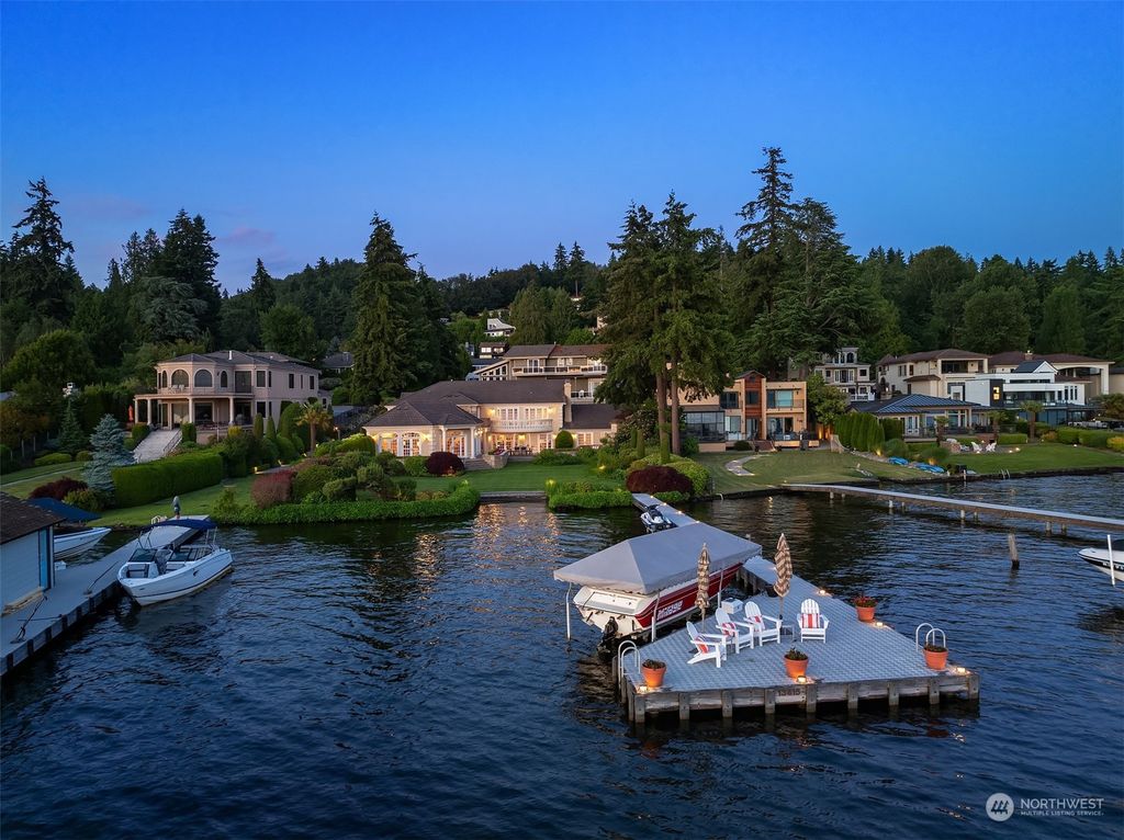 Photo of 13415 Holmes Point Drive NE, Kirkland, WA 98034 (MLS # 2287218)