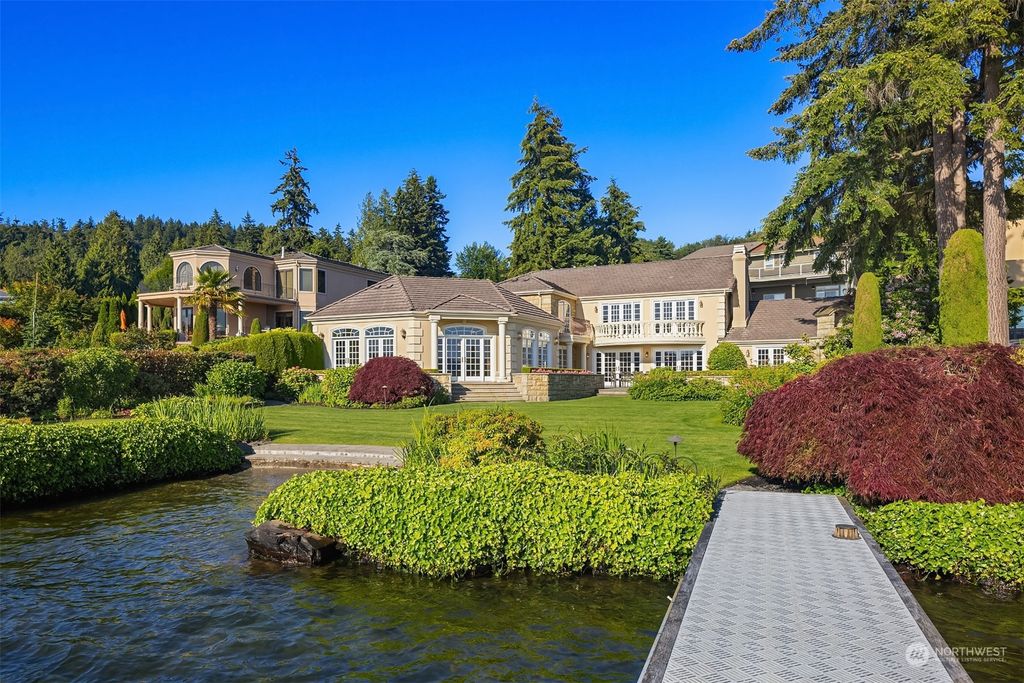 Photo of 13415 Holmes Point Drive NE, Kirkland, WA 98034 (MLS # 2287218)