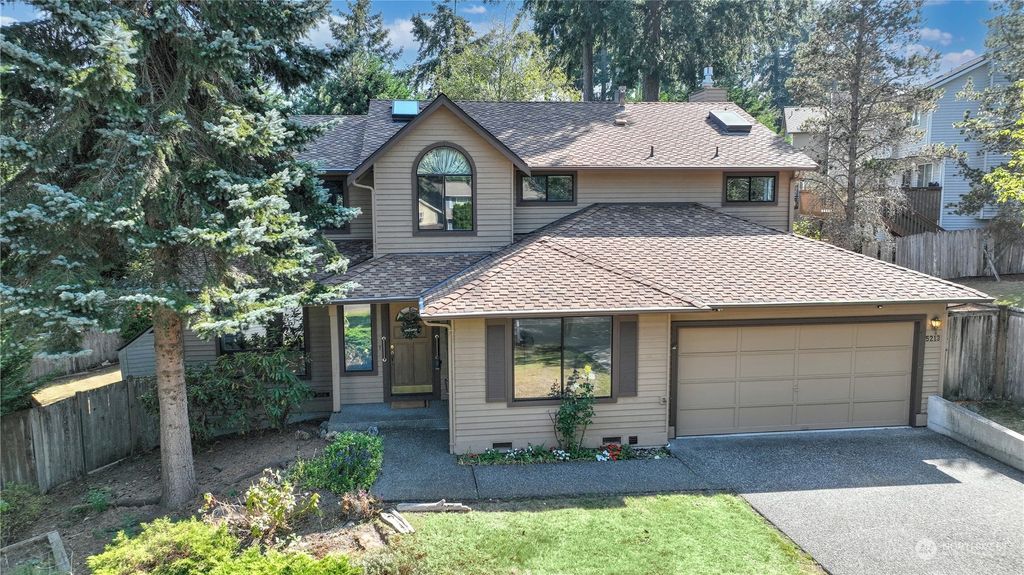 Photo of 5213 NE 23rd Court, Renton, WA 98059 (MLS # 1956895)