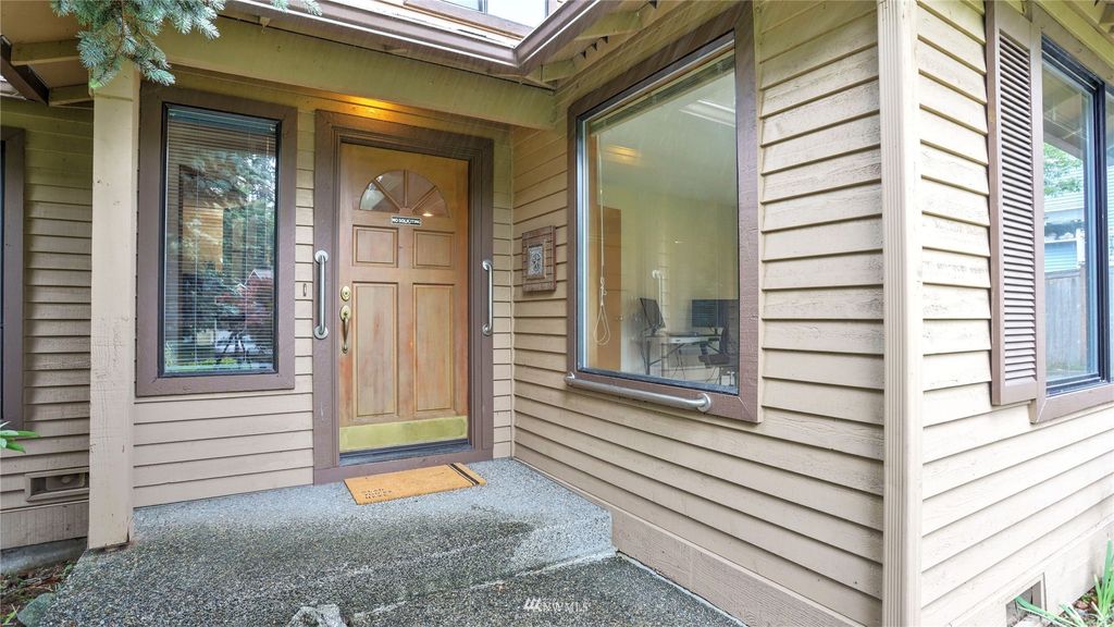 Photo of 5213 NE 23rd Court, Renton, WA 98059 (MLS # 1956895)