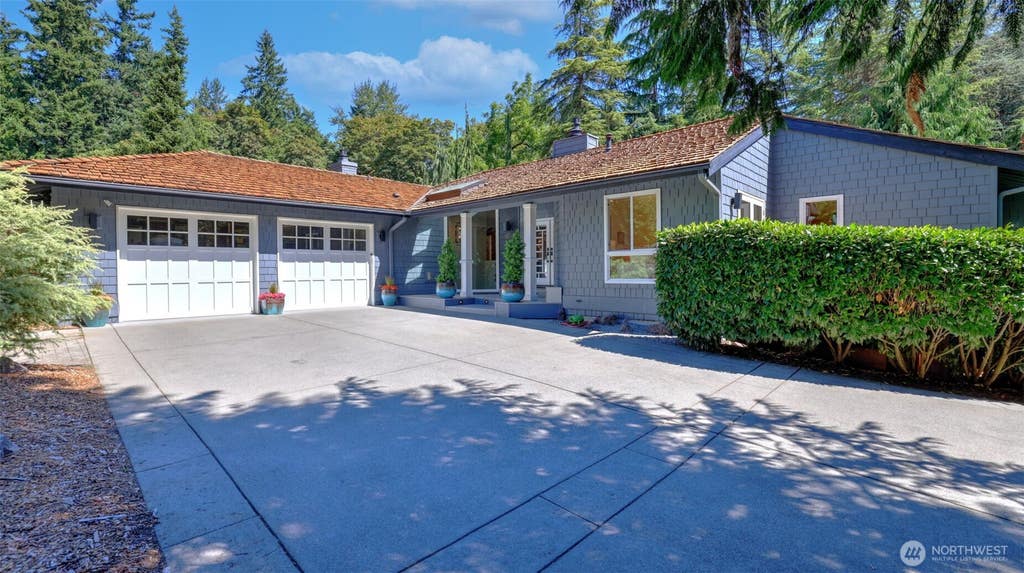 Photo of 15510 NE 160th Street, Woodinville, WA 98072 (MLS # 2572104)