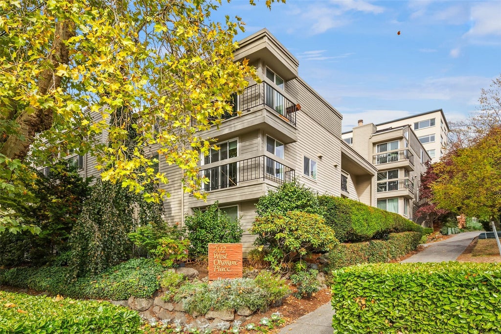 Photo of 202 W Olympic Place #302, Seattle, WA 98119 (MLS # 2594709)