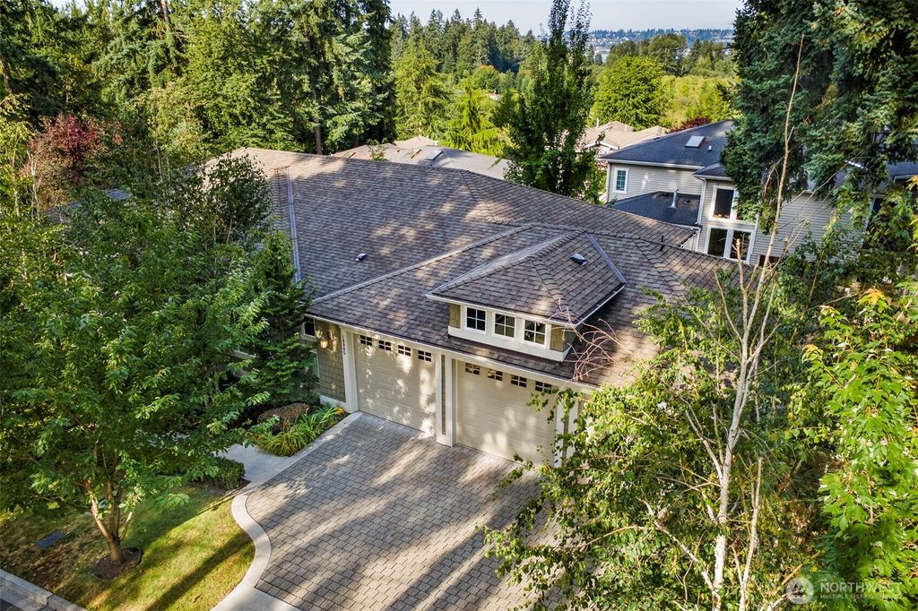 Photo of 10905 102nd Avenue NE, Kirkland, WA 98033 (MLS # 2429528)