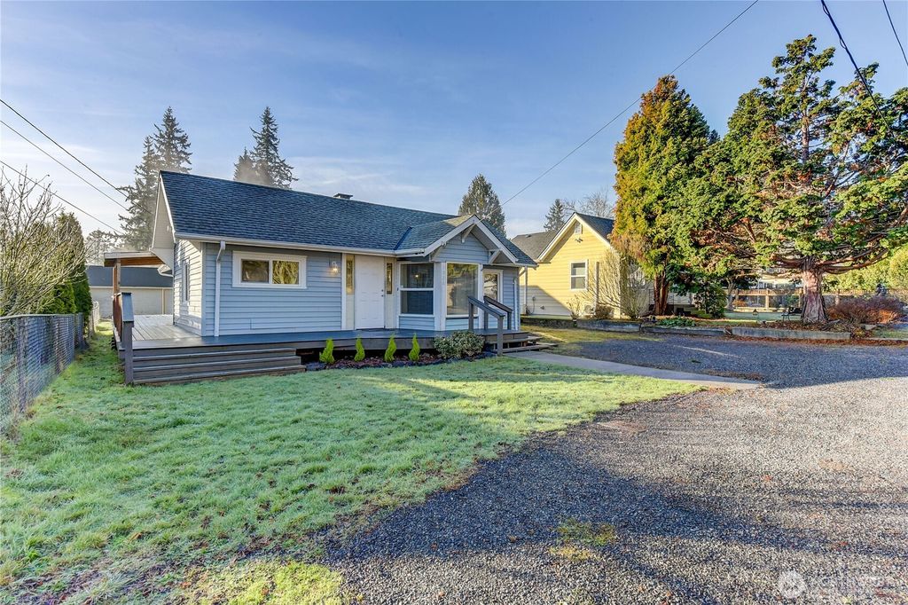 Photo of 1926 Monroe Avenue, Everett, WA 98203 (MLS # 2475396)