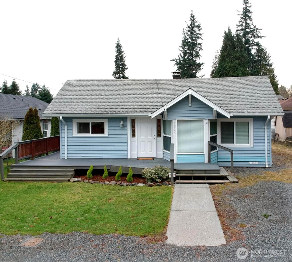 Photo of 1926 Monroe Avenue, Everett, WA 98203 (MLS # 2475396)