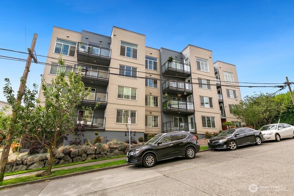 3202 SW Avalon Way 102