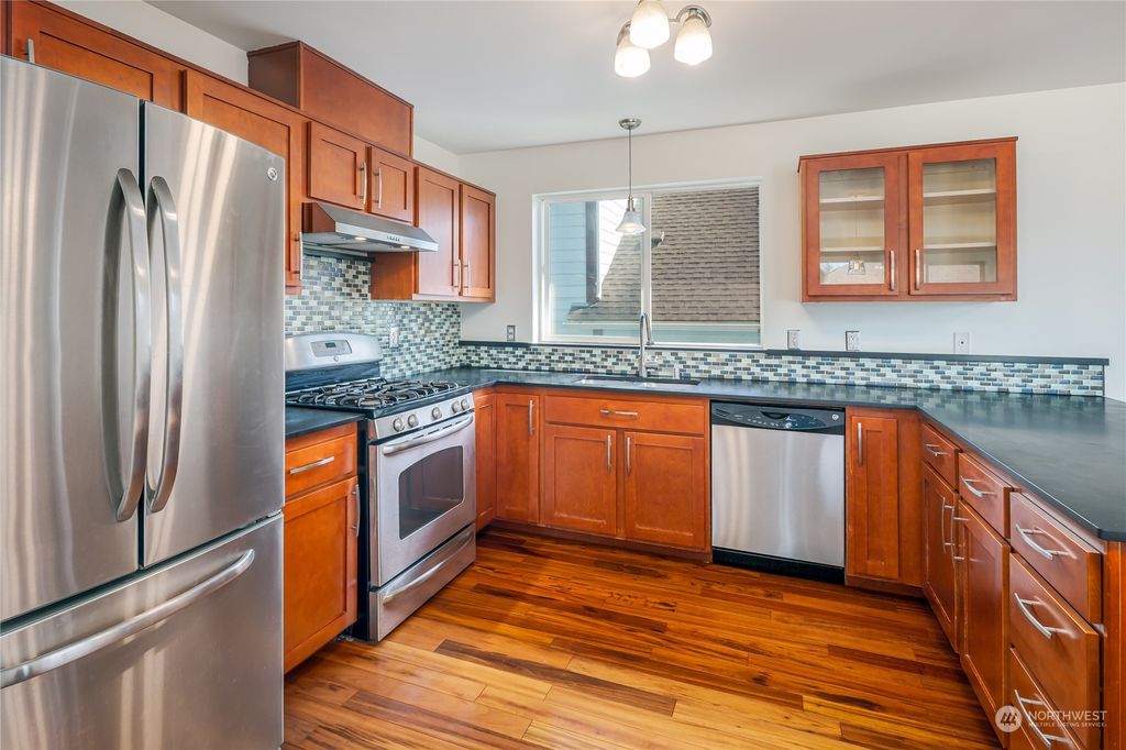 Photo of 4118 25th Avenue SW, Seattle, WA 98106 (MLS # 2152272)