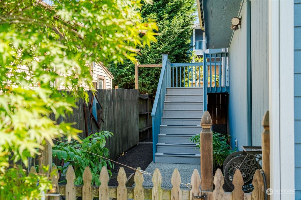 Photo of 4118 25th Avenue SW, Seattle, WA 98106 (MLS # 2152272)