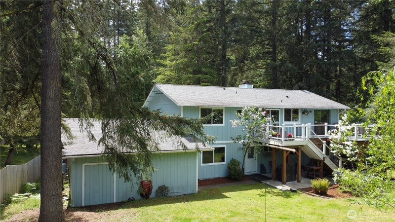 7733 Redstart Drive SE