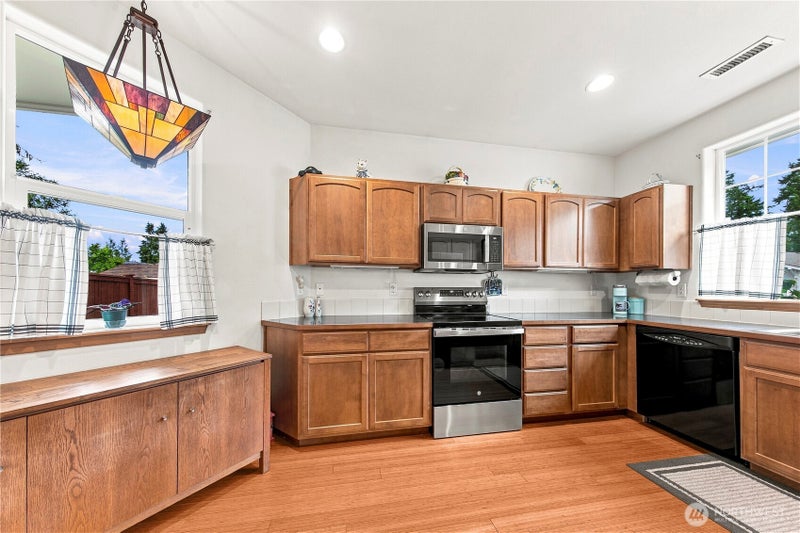8442 Bainbridge Loop NE