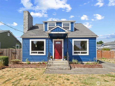 Photo of 614 15th Street NW, Puyallup, WA 98371 (MLS # 2564011)