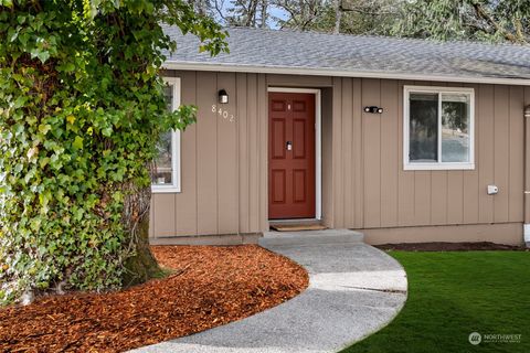 Photo of 8402 Luzader Lane SW, Lakewood, WA 98499 (MLS # 2040662)