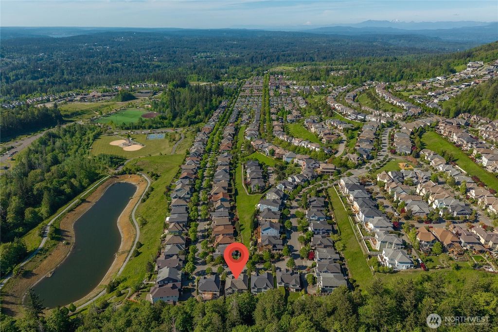 Photo of 2415 NE Daphne ST, Issaquah, WA 98029 (MLS # 2515169)