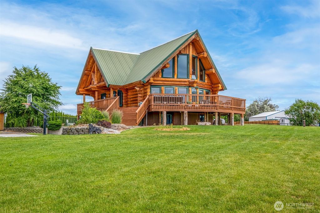 Photo of 2731 Wild Goose Road NE, Moses Lake, WA 98837 (MLS # 2530249)