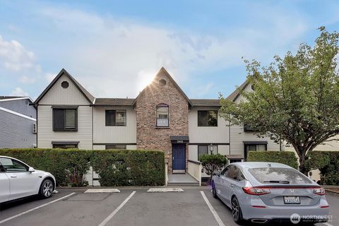 Photo of 3410 161st Court SE #31, Bellevue, WA 98008 (MLS # 2432190)