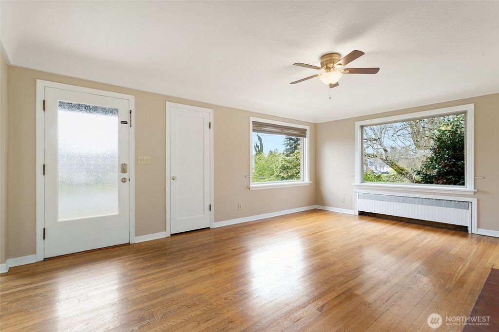 Photo of 214 J Street NE, Auburn, WA 98002 (MLS # 2501954)