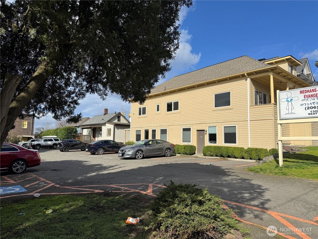 Photo of 1312 E Olive Street, Seattle, WA 98122 (MLS # 2491053)