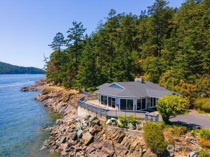 Photo of 1710 SKYLINE Way #101, Anacortes, WA 98221 (MLS # 2550863)