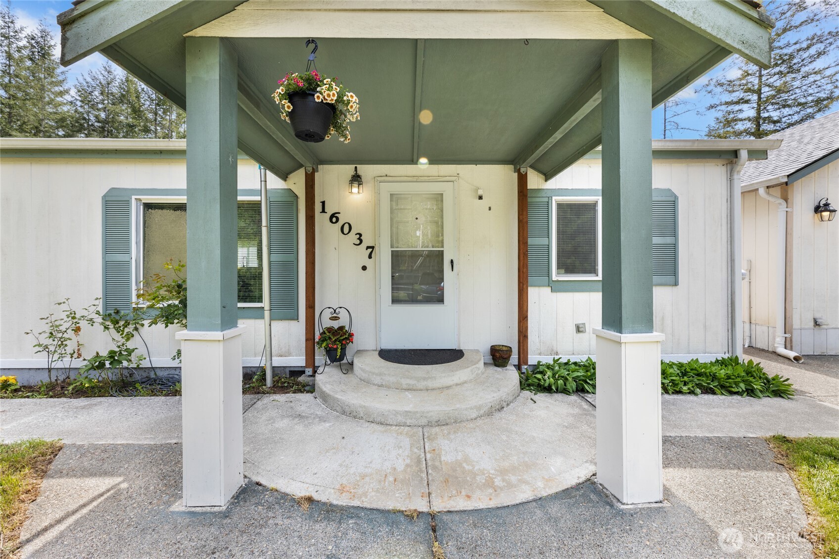 16037 Vail Loop Road SE