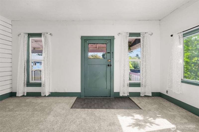 307 S 1st Street