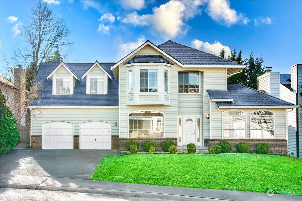 Photo of 13515 SE 181st PL Pl, Renton, WA 98058 (MLS # 2327406)