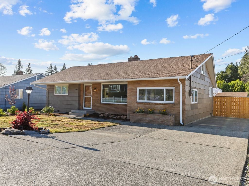 Photo of 3046 S 200th Street, SeaTac, WA 98198 (MLS # 2391420)