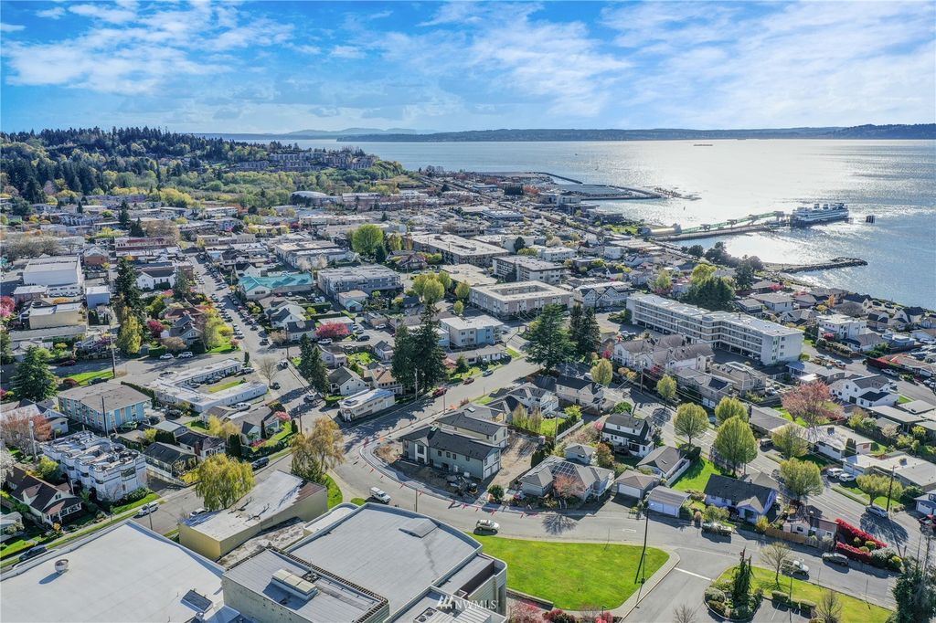 Photo of 323 Daley Street, Edmonds, WA 98020 (MLS # 1965933)