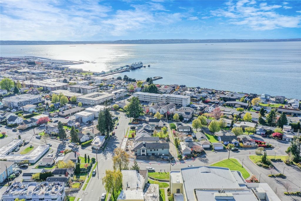 Photo of 323 Daley Street, Edmonds, WA 98020 (MLS # 1965933)