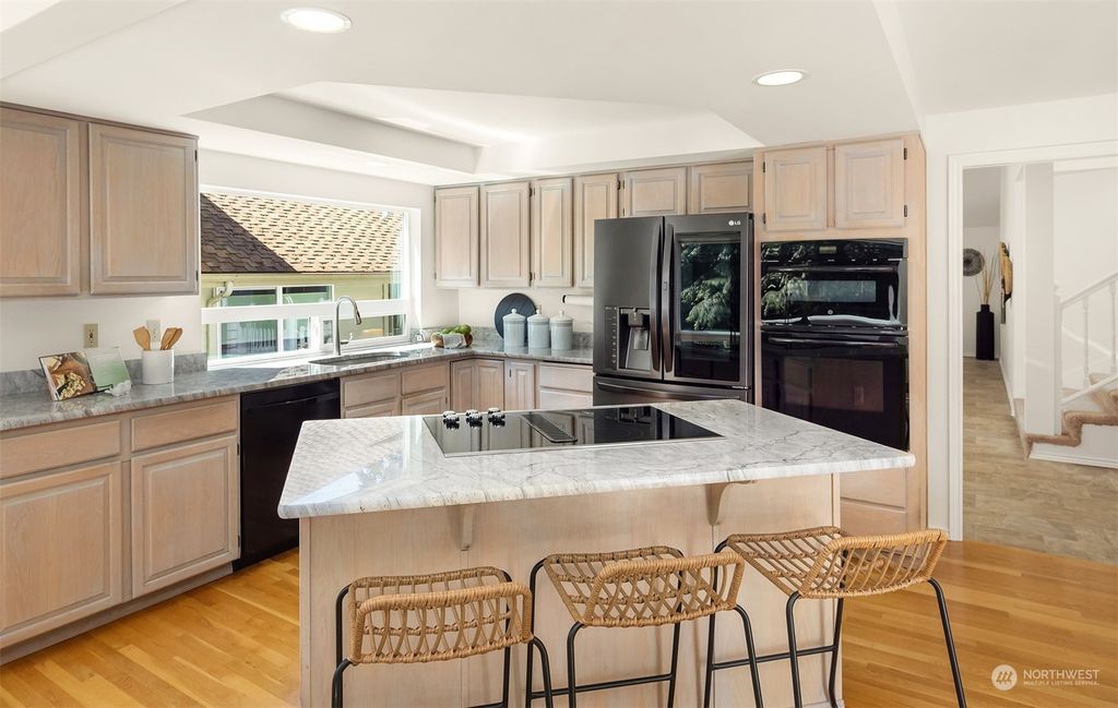 Photo of 16210 SE 33rd Circle, Bellevue, WA 98008 (MLS # 2281057)