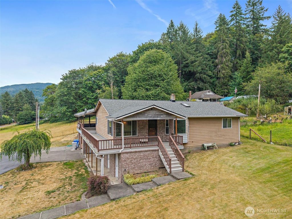 Photo of 11826 171st Place SE, Renton, WA 98059 (MLS # 2421729)