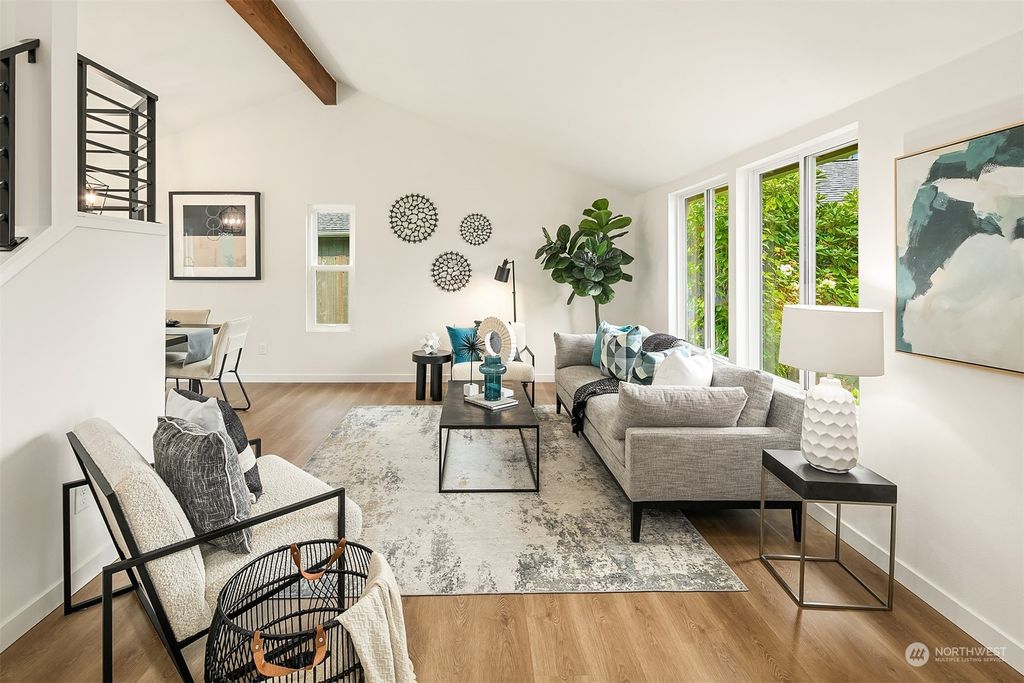 Photo of 9025 NE 138th Place, Kirkland, WA 98034 (MLS # 2287864)