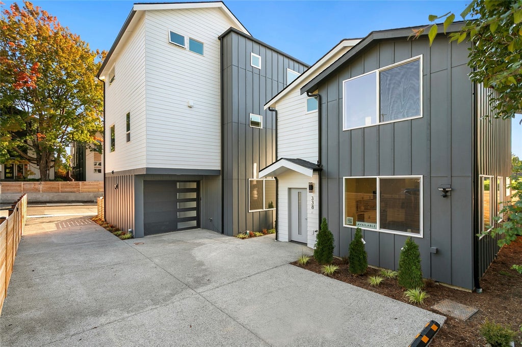 Photo of 338 NE 90th Street, Seattle, WA 98115 (MLS # 2599503)