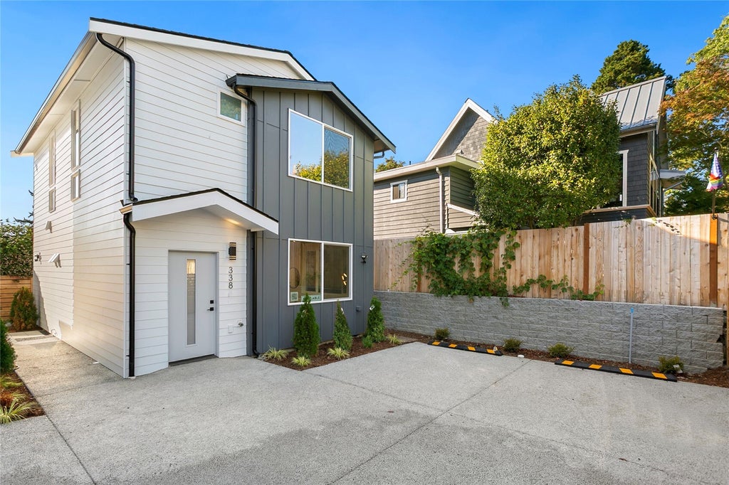 Photo of 338 NE 90th Street, Seattle, WA 98115 (MLS # 2599503)