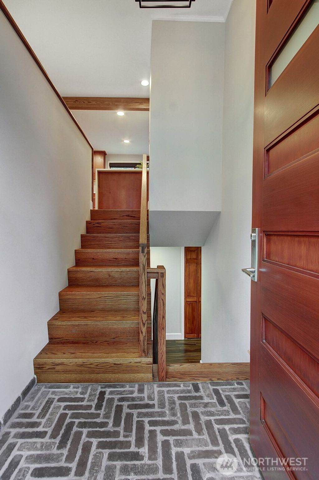 Photo of 18 Mt Olympus Drive NW, Issaquah, WA 98027 (MLS # 2335396)