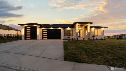 Photo of 2260 Belfair Street, Kennewick, WA 99338 (MLS # 2441860)