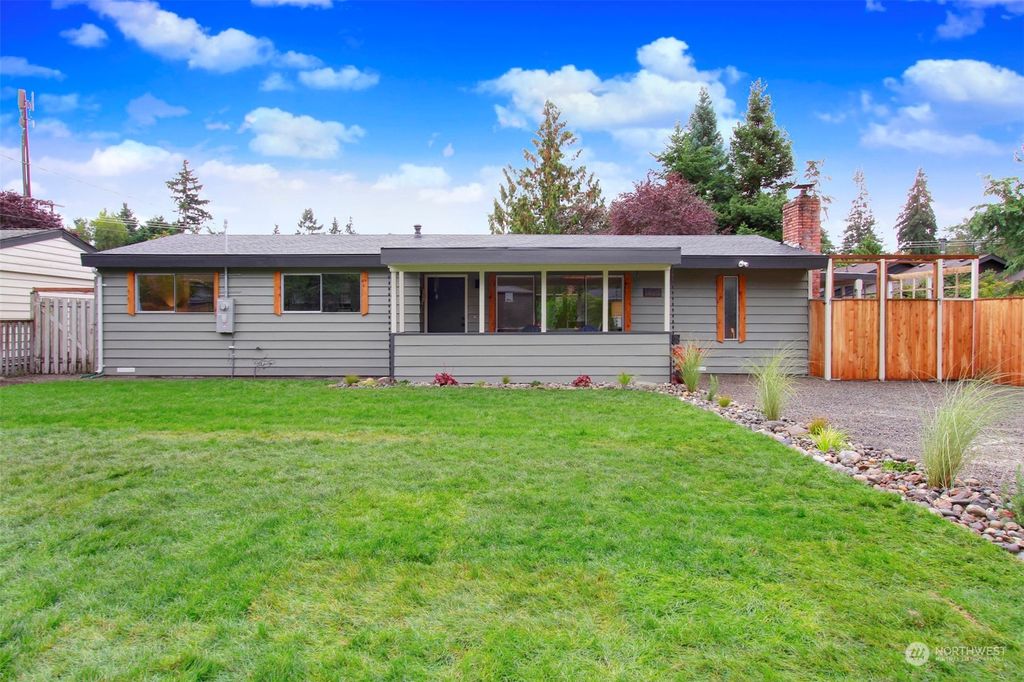 Photo of 1420 211th Place SW, Lynnwood, WA 98036 (MLS # 2166681)